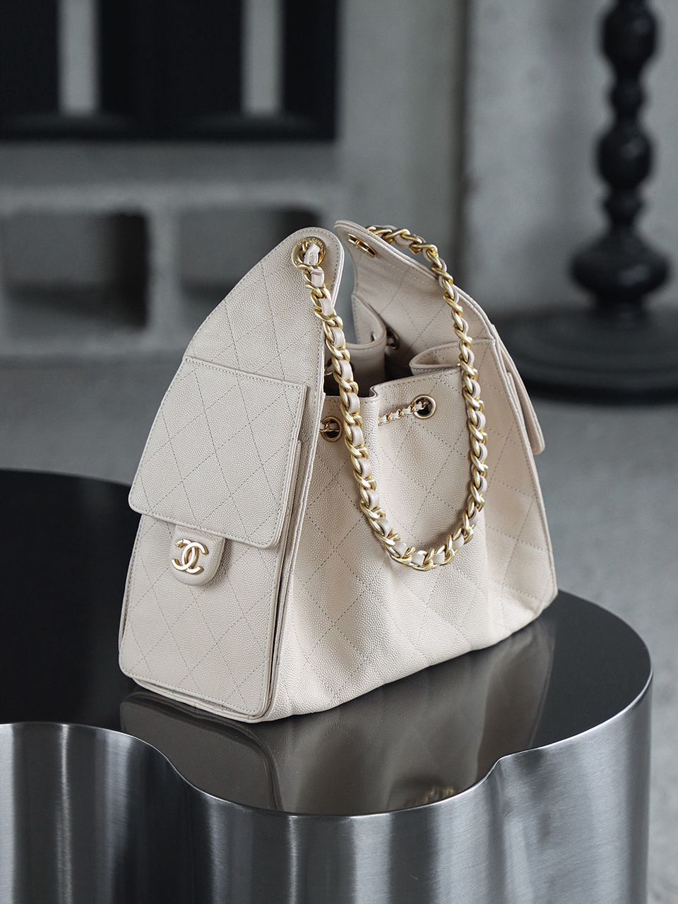 Chanel 22 branca vista frontal